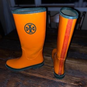 COPY - Tory Burch rain boots!